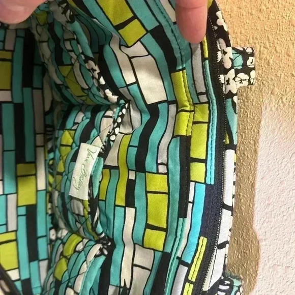 Vera Bradley retired island Bloom pattern - Picture 4 of 5